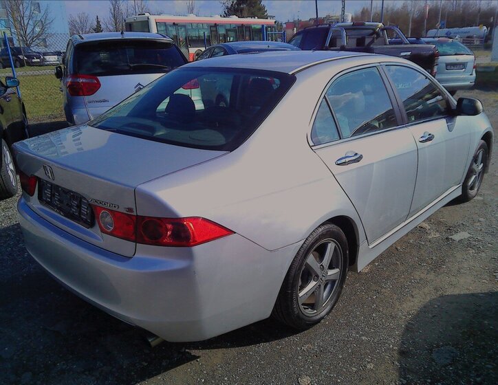 Honda Accord Sedan / Limuzína 2,4 l 140 kw