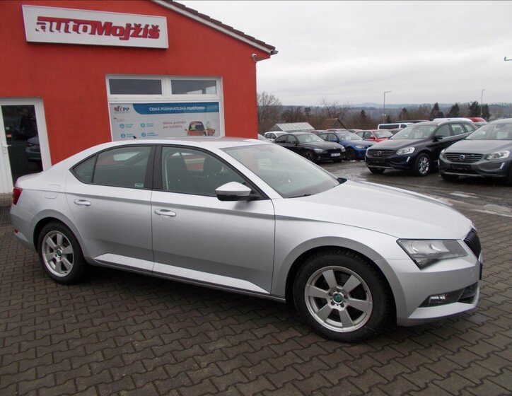 Škoda Superb Sedan / Limuzína 2,0 l 110 kw