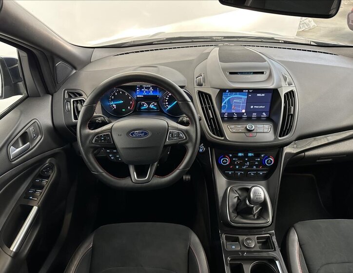 Ford Kuga SUV 1,5 l 110 kw