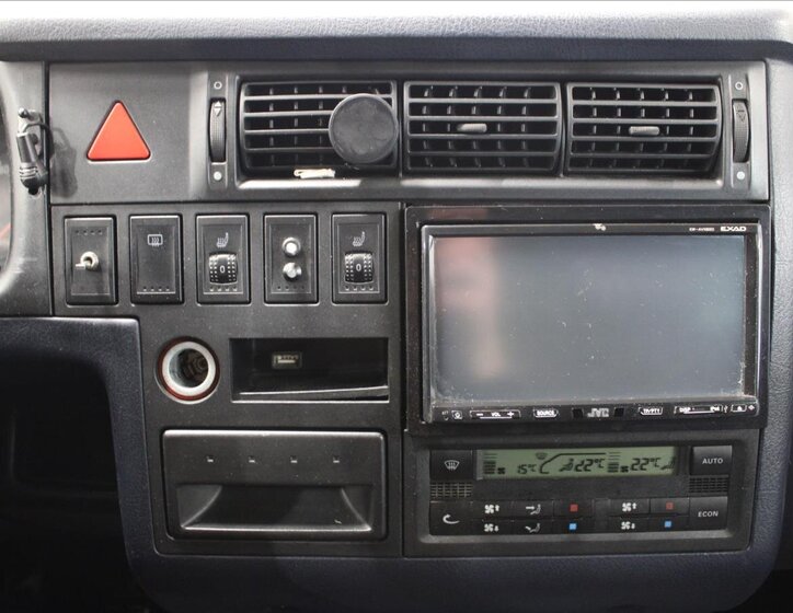 Volkswagen Caravelle Kombi 2,5 l 111 kw