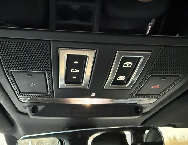 Land Rover Defender SUV 3,0 l 257 kw