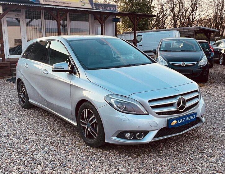 Mercedes-Benz Třídy B MPV 1,6 l 138 kw