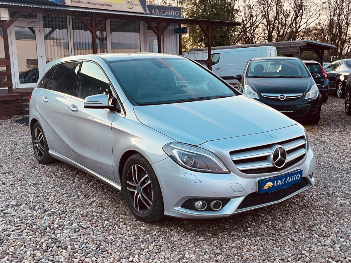 Mercedes-Benz Třídy B MPV 1,6 l 138 kw