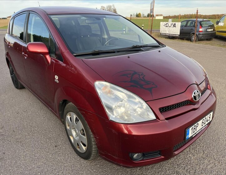 Toyota Corolla Verso 3