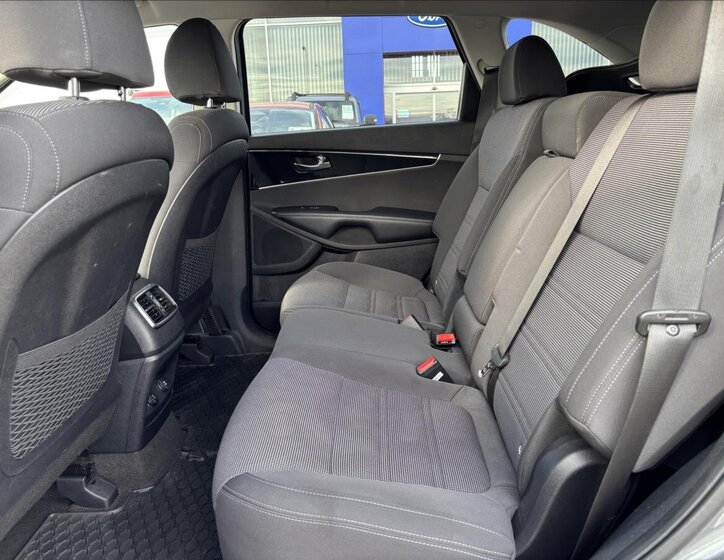 KIA Sorento 9