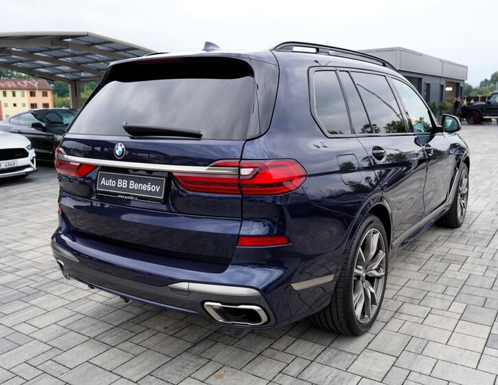 BMW X7 6
