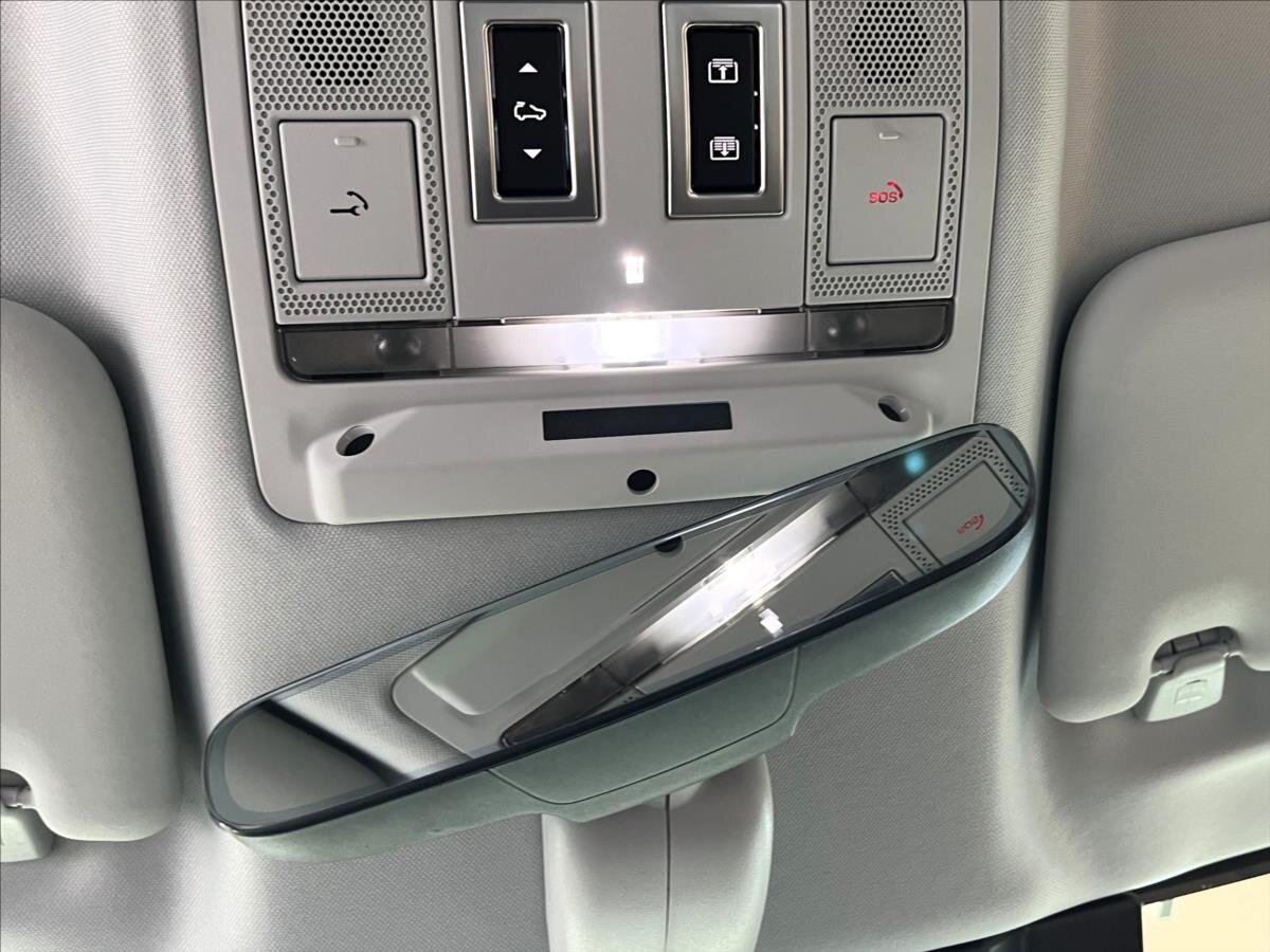 Land Rover Defender SUV / Terénní 3,0 l 183 kw