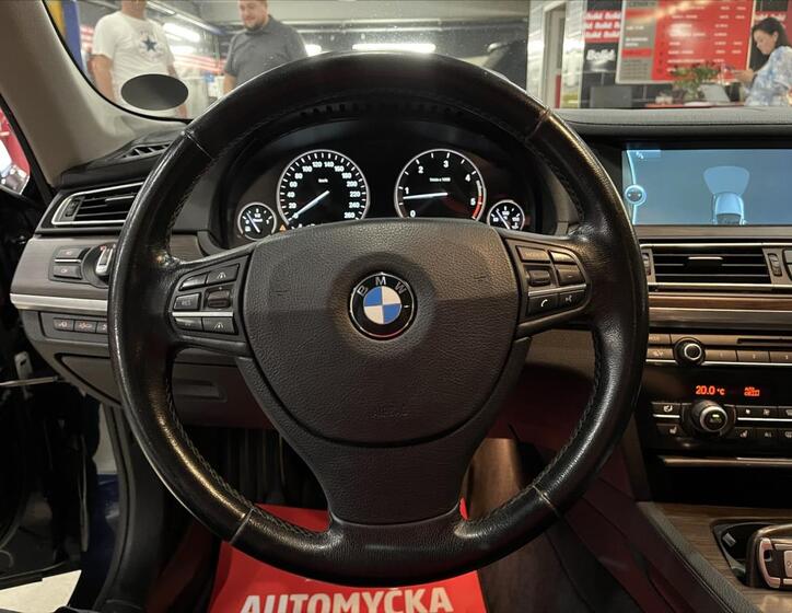 BMW Řada 7 26