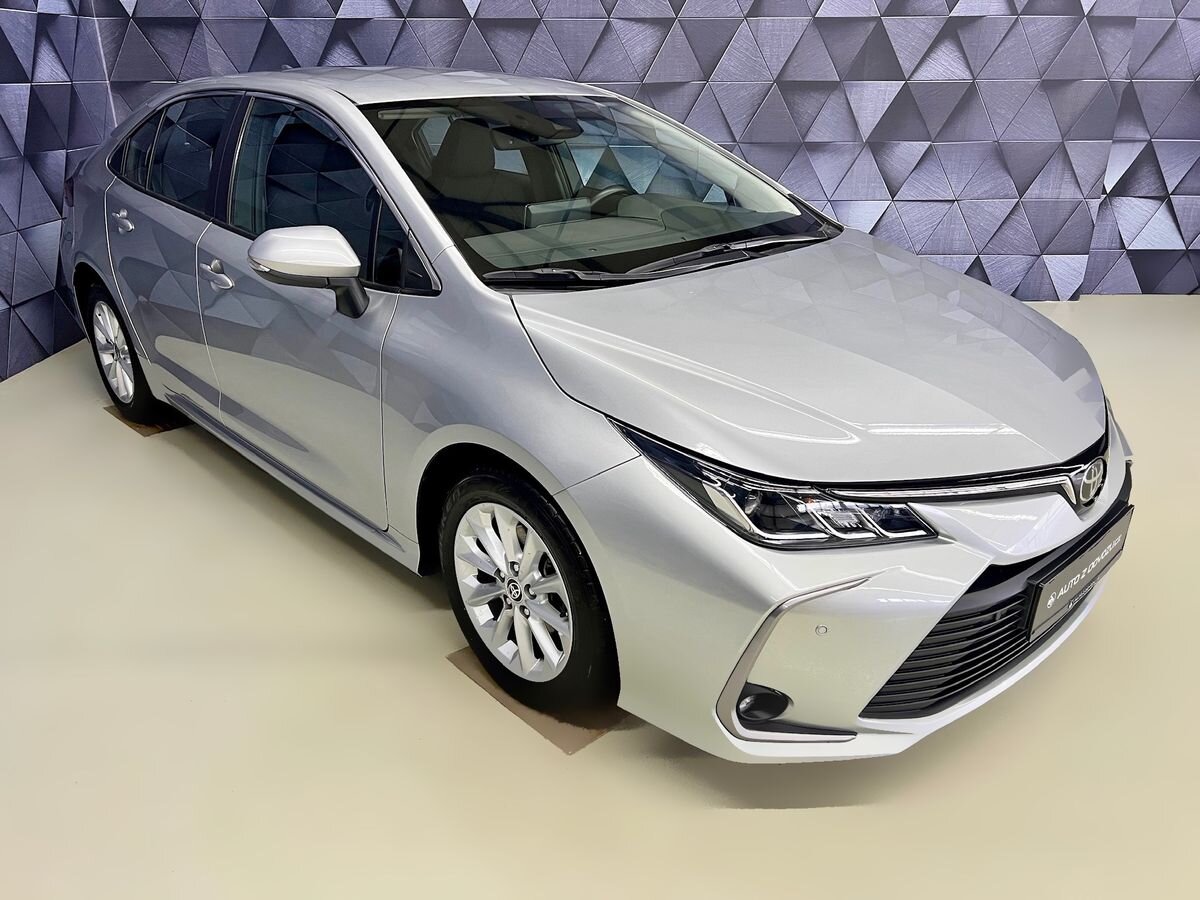 Toyota Corolla Sedan 1,5 l 92 kw