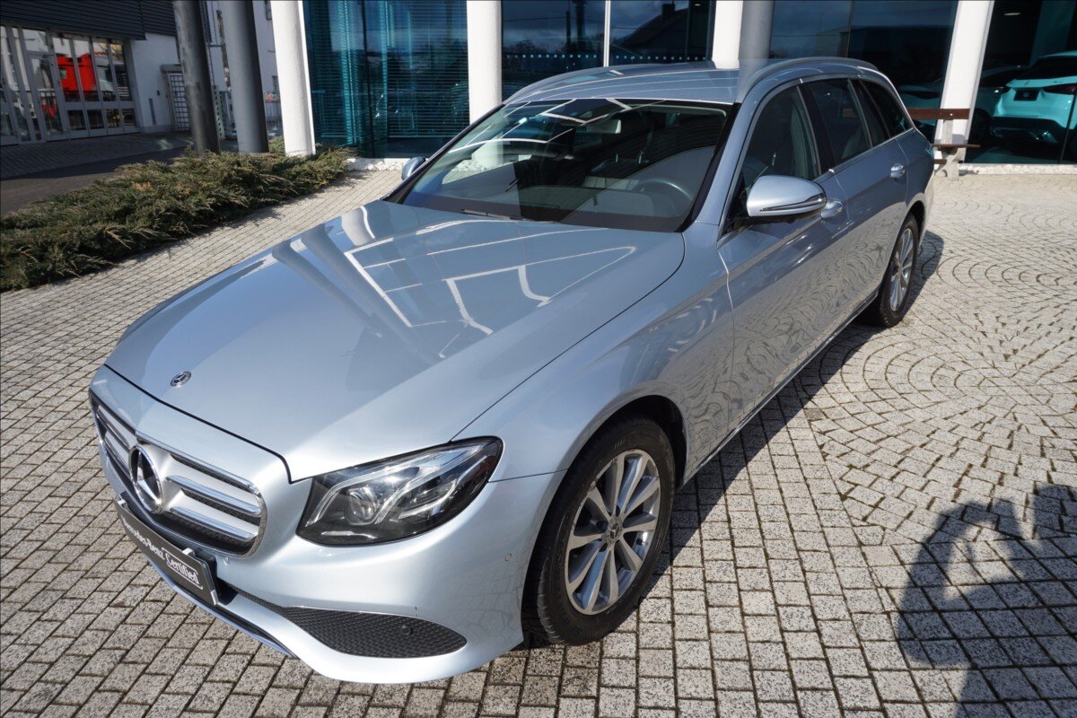 Mercedes-Benz Třídy E Kombi 2,0 l 143 kw