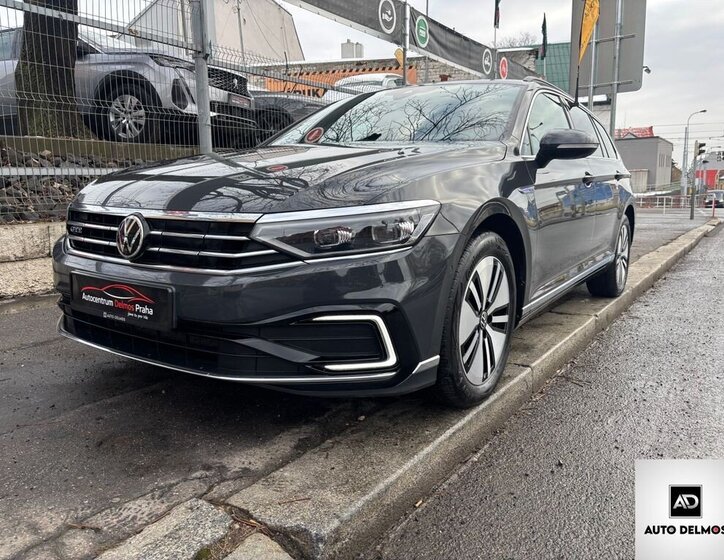 Volkswagen Passat 1