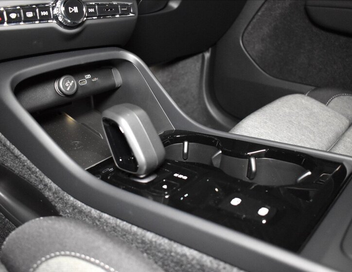 Volvo XC40 SUV / Terénní 2,0 l 120 kw