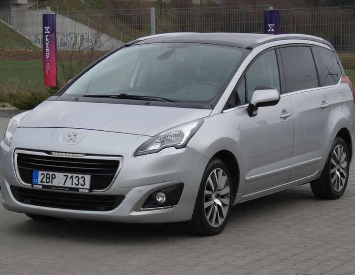 Peugeot 5008 4