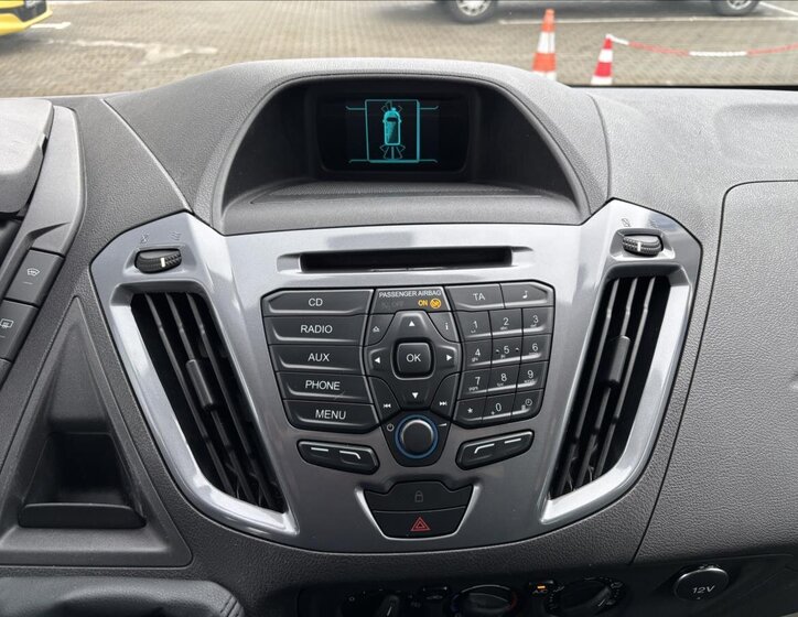 Ford Tourneo Custom 31