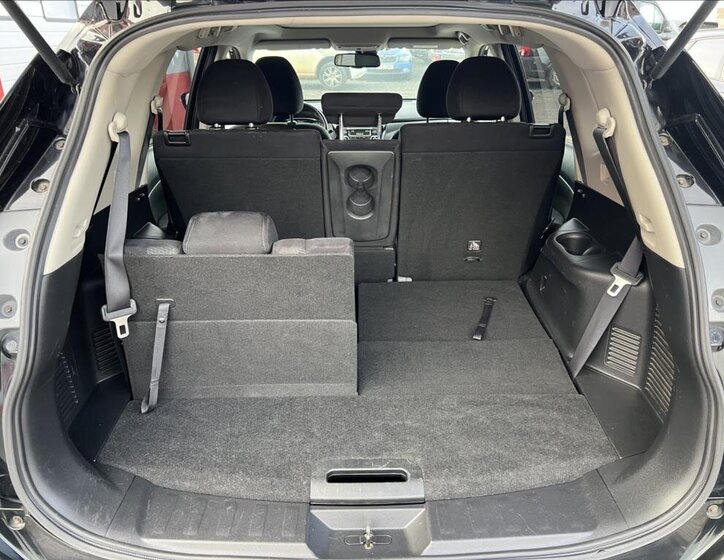 Nissan X-Trail SUV 1,6 l 96 kw