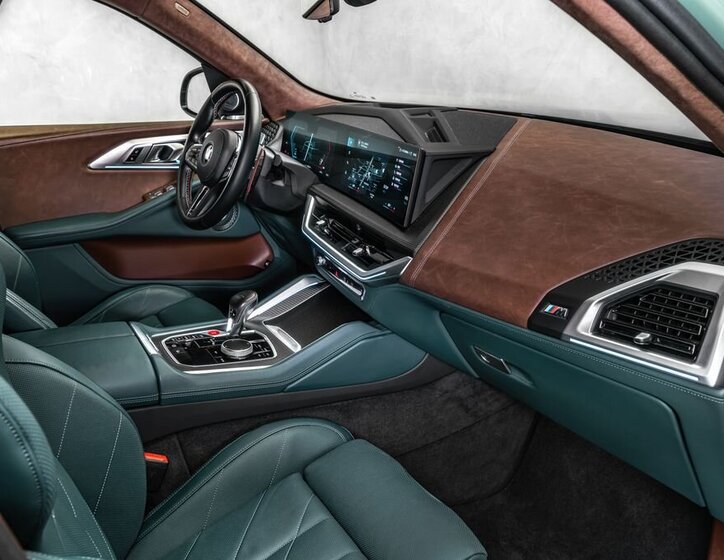 BMW XM SUV 4,4 l 360 kw