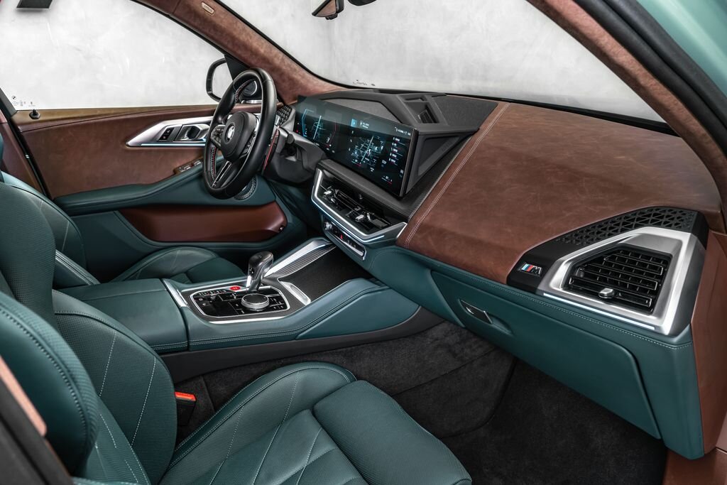 BMW XM SUV 4,4 l 360 kw