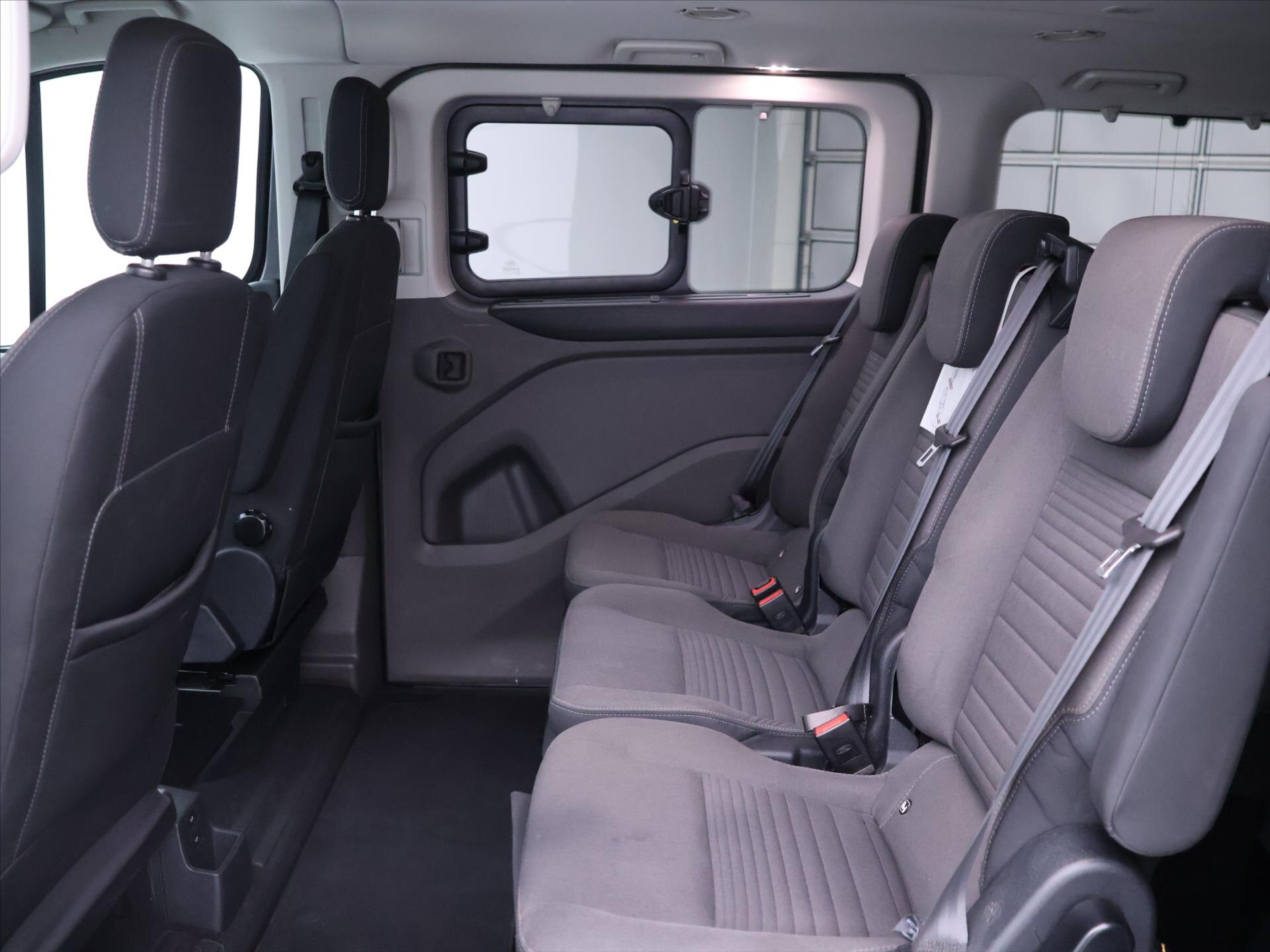 Ford Tourneo Custom Kombi 2,0 l 95 kw