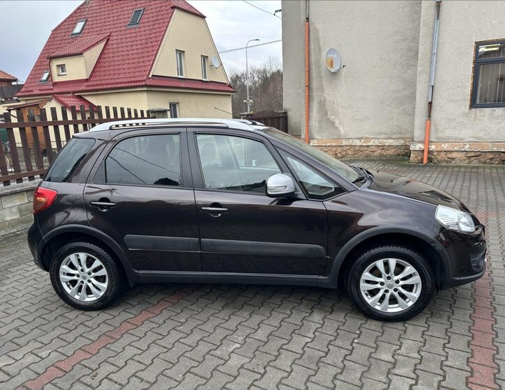 Suzuki SX4 Hatchback 1,6 l 88 kw