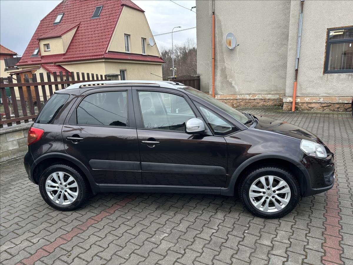 Suzuki SX4 Hatchback 1,6 l 88 kw