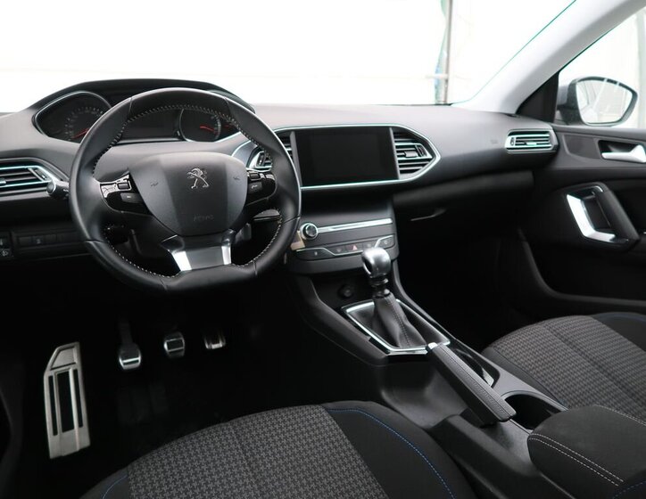 Peugeot 308 Hatchback 1,2 l 81 kw