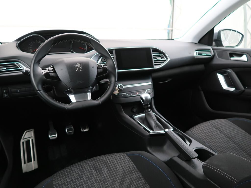 Peugeot 308 Hatchback 1,2 l 81 kw