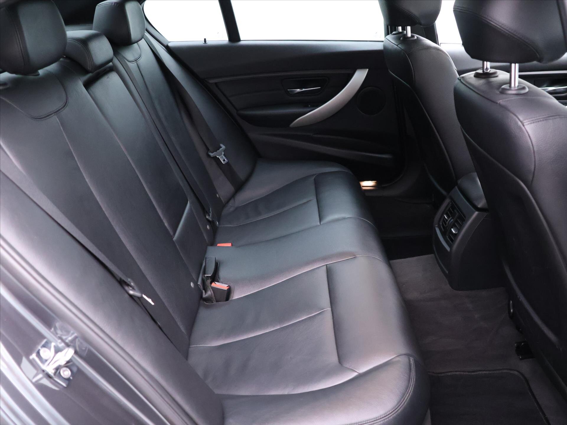 BMW Řada 3 Sedan 2,0 l 120 kw