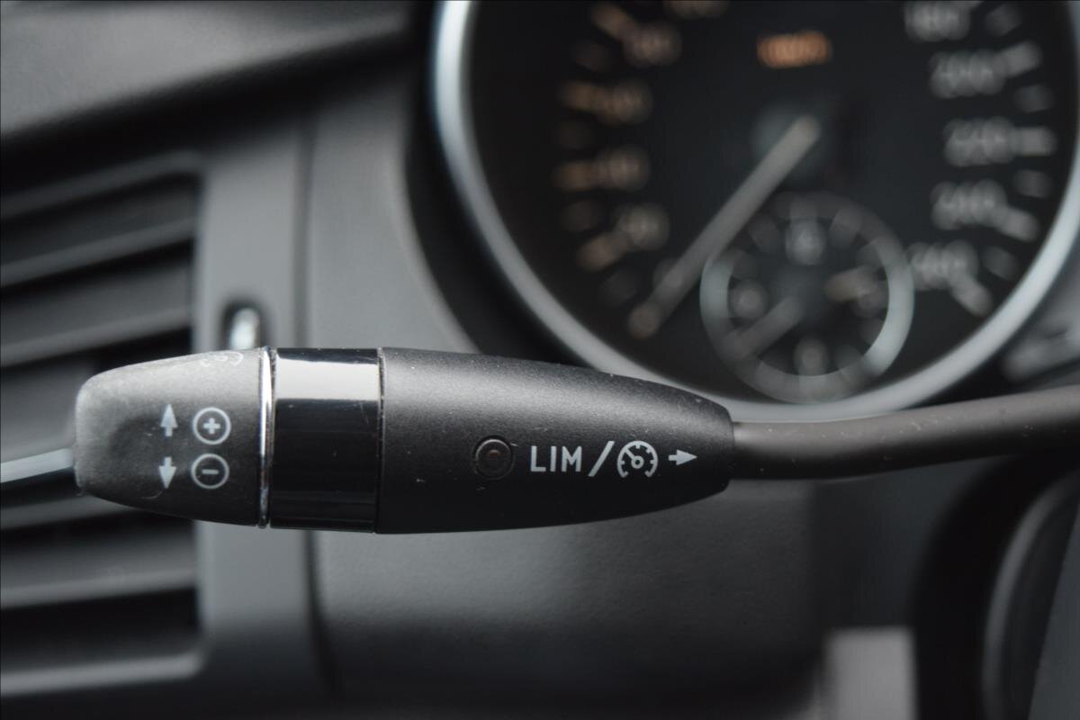 Mercedes-Benz Třídy R Kombi 3,0 l 140 kw