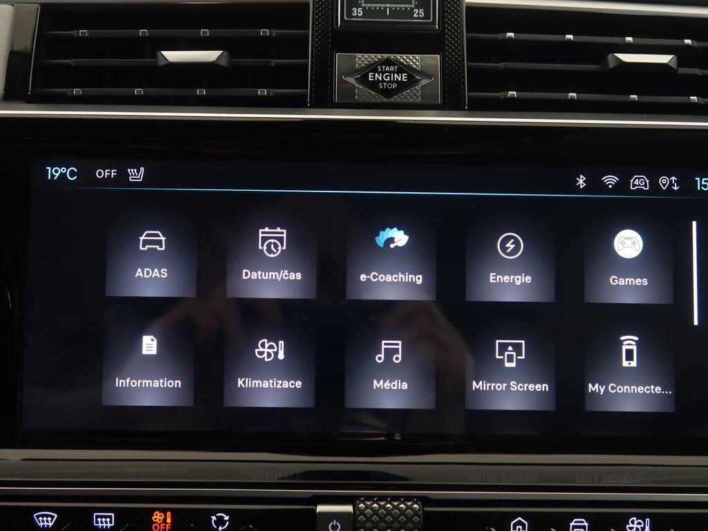 DS Automobiles DS9 Sedan / Limuzína 1,6 l 147 kw