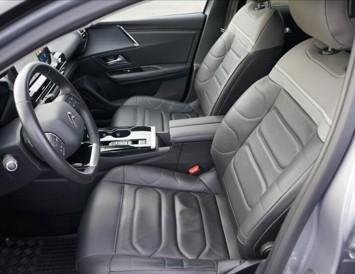 Citroën C5 X Hatchback 1,6 l 133 kw