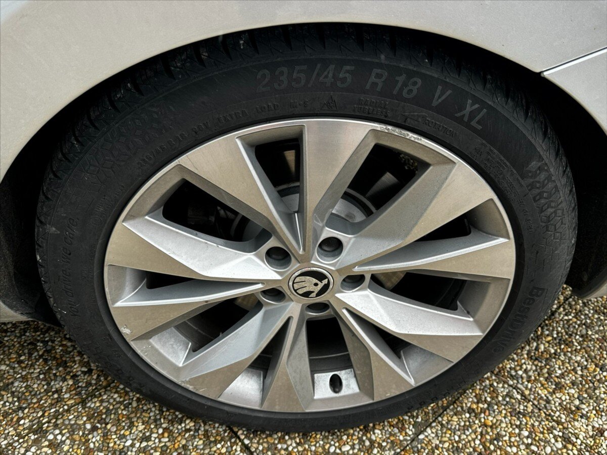 Škoda Superb Kombi 2,0 l 206 kw