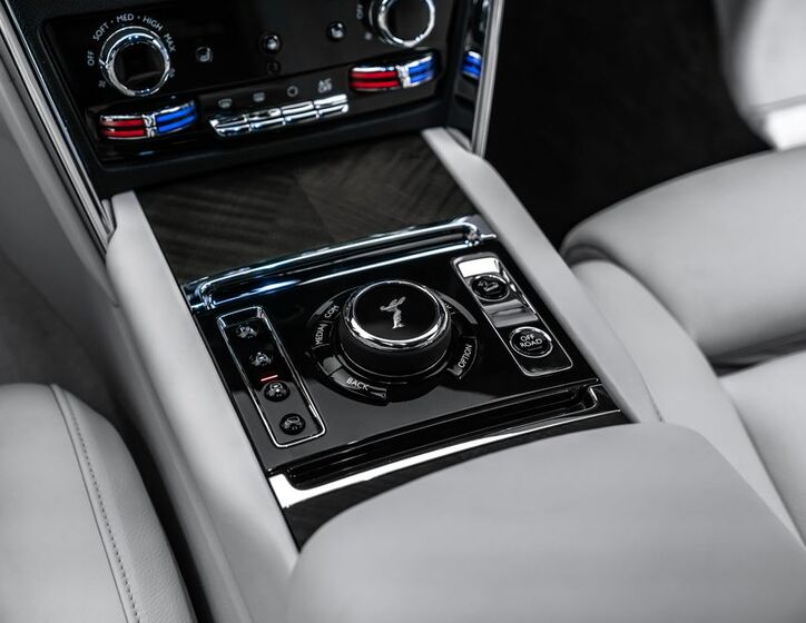 Rolls-Royce Cullinan 23