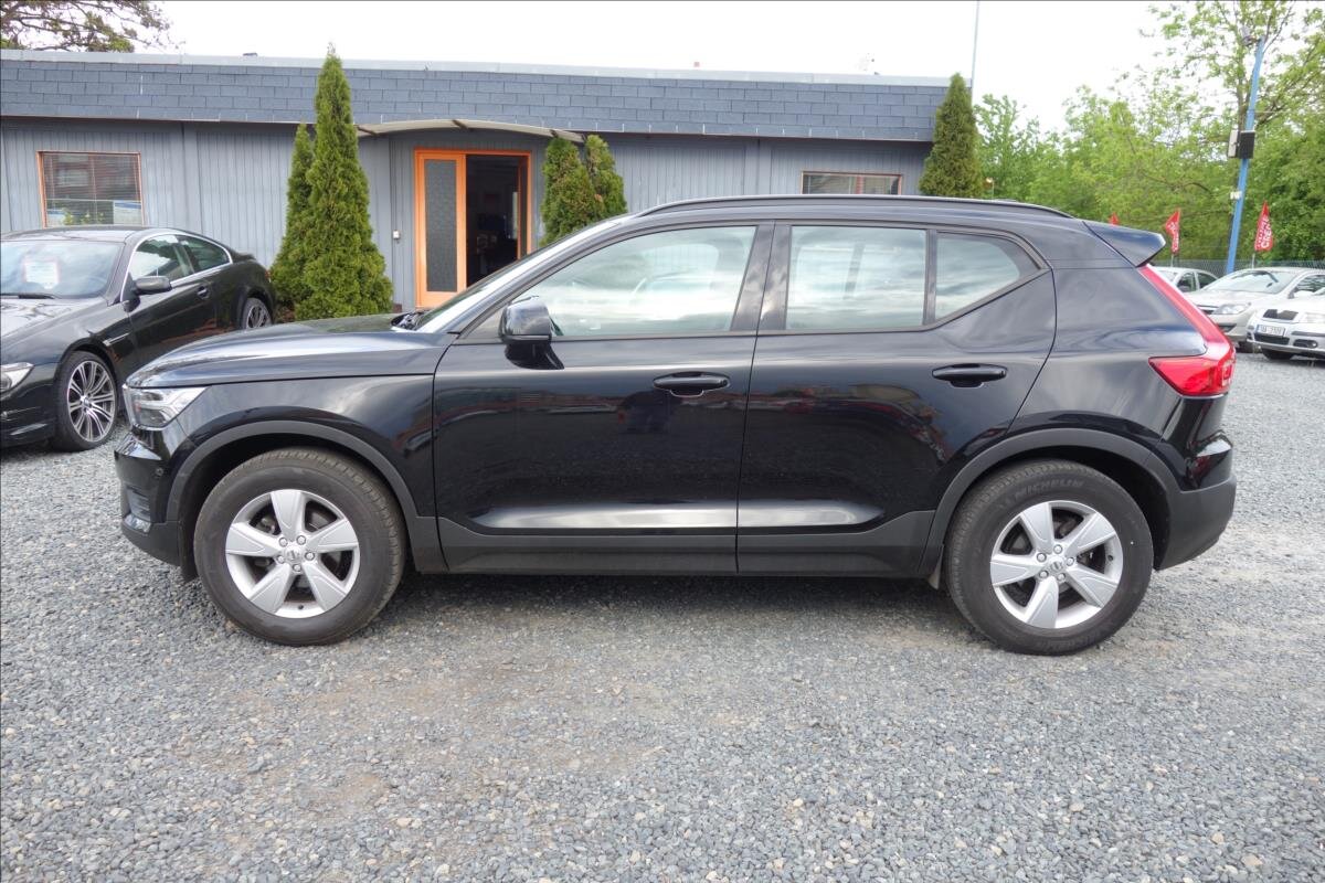Volvo XC40 SUV / Terénní 2,0 l 110 kw