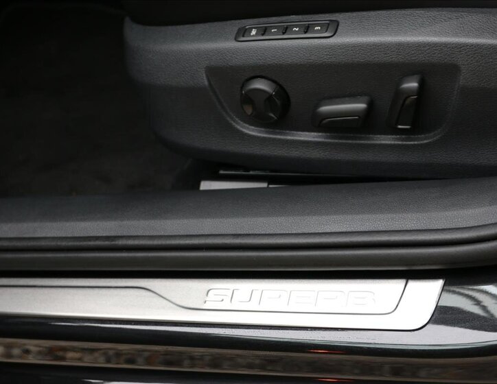 Škoda Superb 18