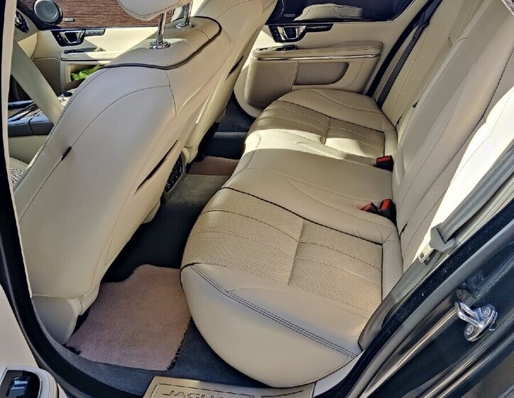 Jaguar XJ Sedan / Limuzína 0,0 0