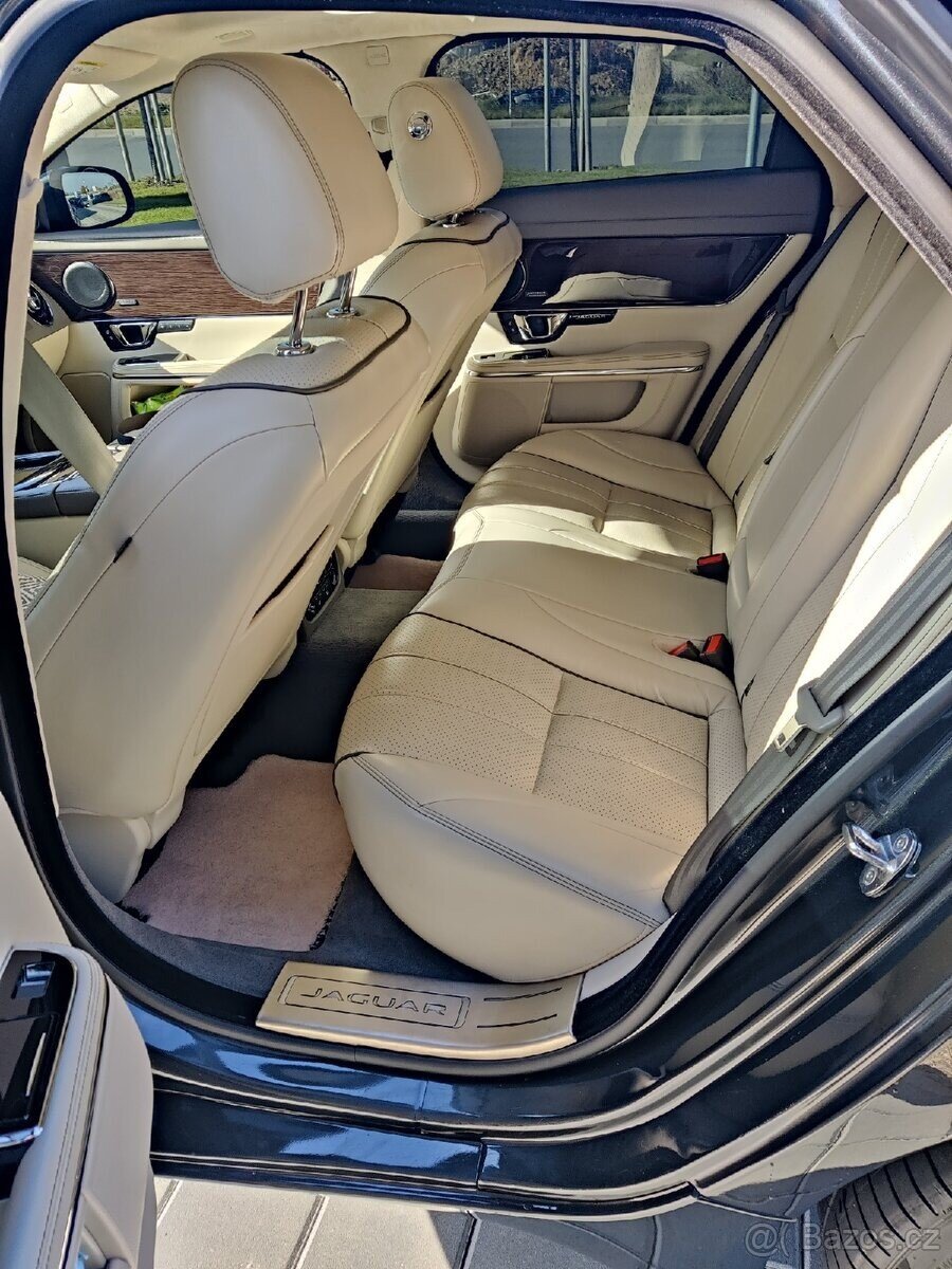 Jaguar XJ Sedan / Limuzína 0,0 0