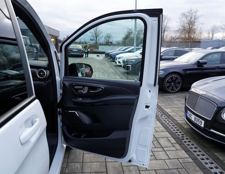 Mercedes-Benz Třídy V MPV 2,1 l 140 kw