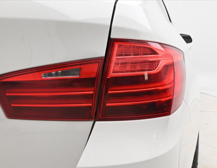 BMW Řada 5 Kombi 3,0 l 190 kw