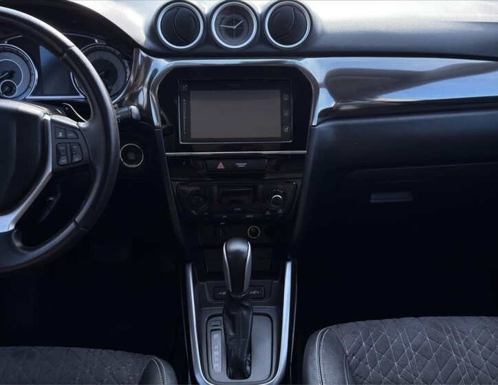 Suzuki Vitara SUV / Terénní 1,4 l 103 kw