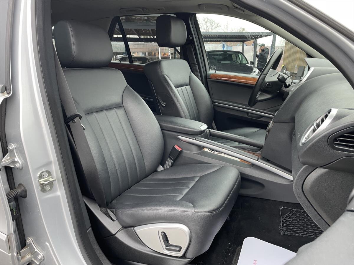 Mercedes-Benz Třídy M SUV 3,5 l 200 kw