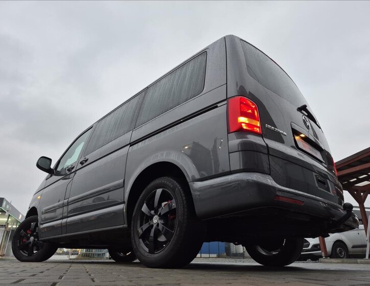 Volkswagen Multivan 37