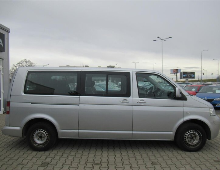 Volkswagen Caravelle 3