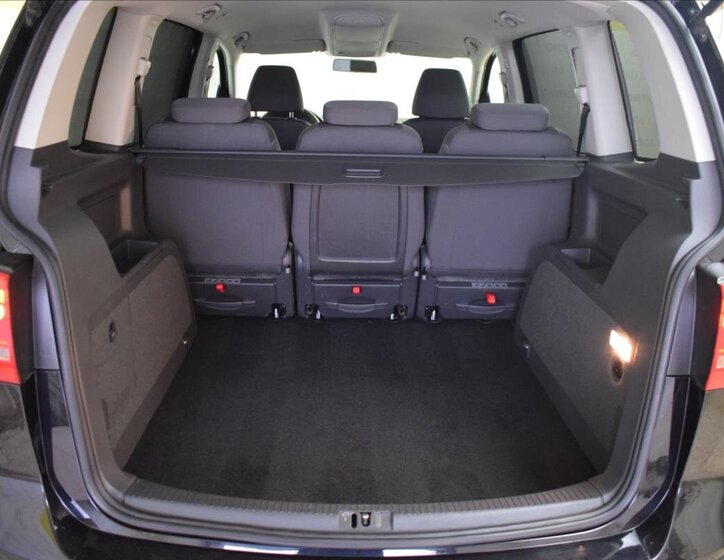 Volkswagen Touran MPV 1,6 l 77 kw