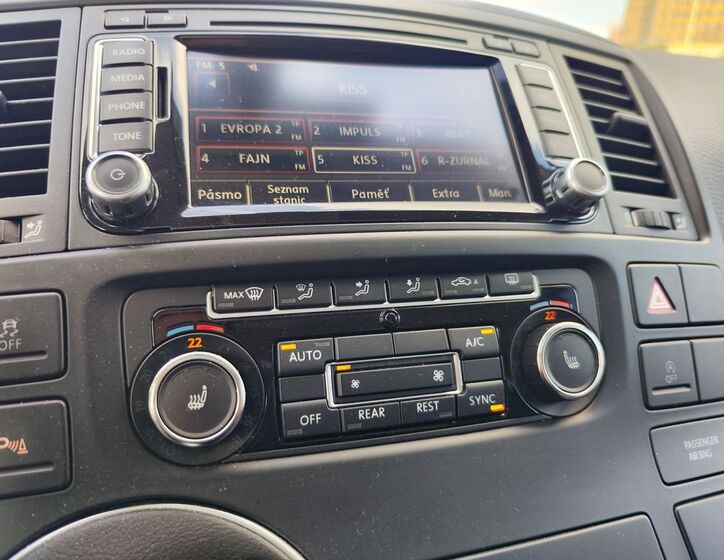 Volkswagen Multivan 23