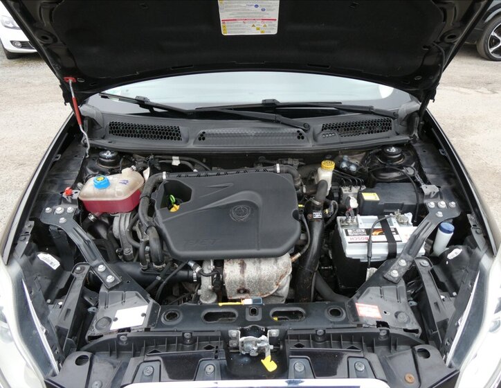 Lancia Delta Hatchback 1,4 l 88 kw