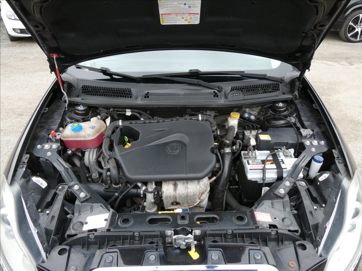 Lancia Delta Hatchback 1,4 l 88 kw