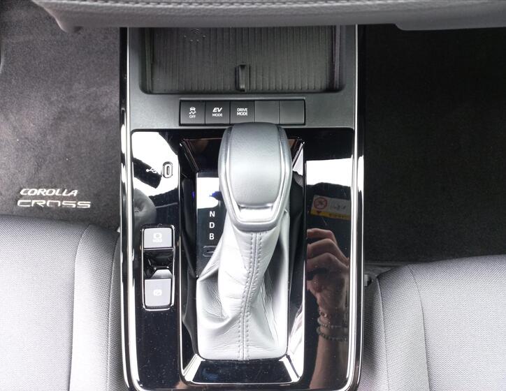 Toyota Corolla Cross 19