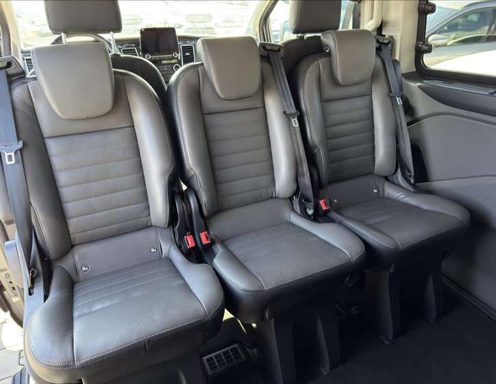 Ford Tourneo Custom 17