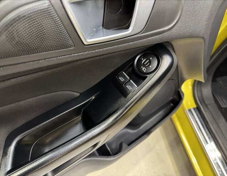 Ford Fiesta Hatchback 998,0 59 kw