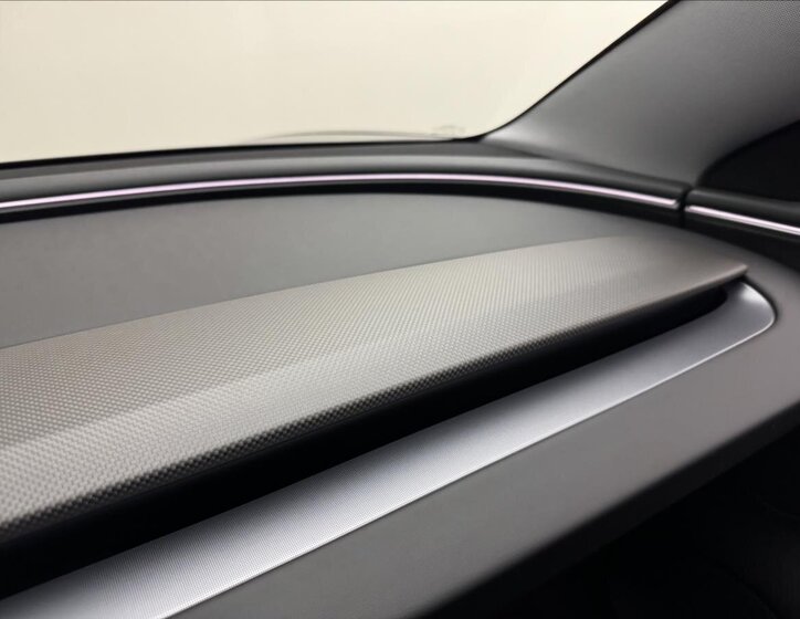 Tesla Model 3 Sedan 0,0 460 kw